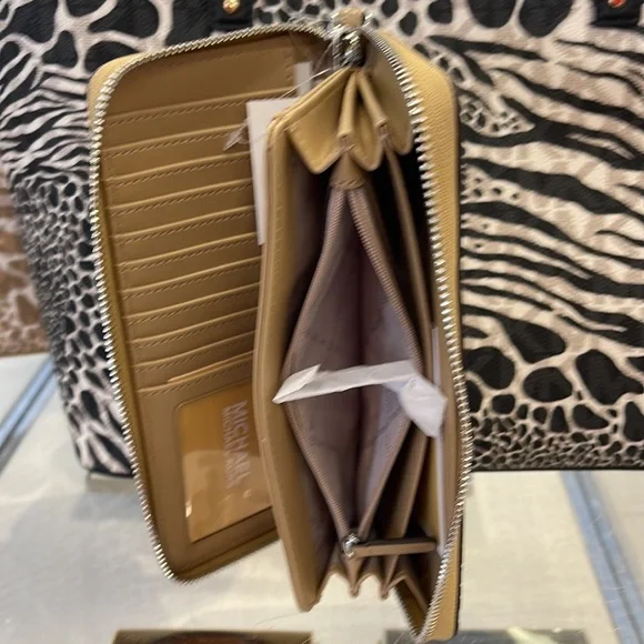 Michael Kors Large Jet Set Travel Continental Wristlet Phone Holder Case Wallet - Picture 13 of 16